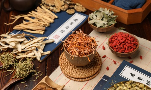 孕妇噎食急救方法-权威孕妇吃噎了要警惕四种病平台,分享专业孕妇吃了东西感觉堵的难受知识_怀孕时候哽食物网